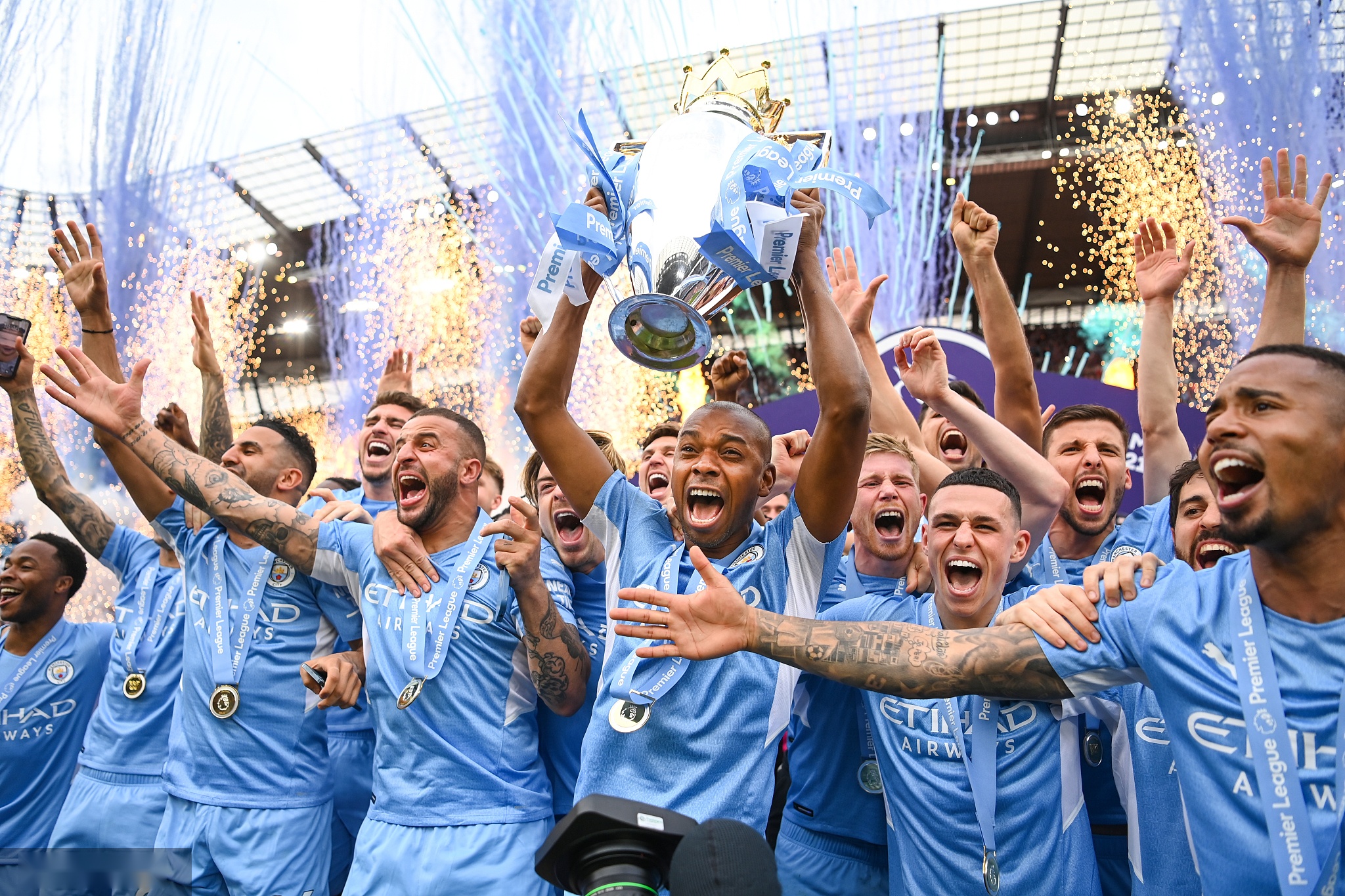 破男子室内 破男子室内